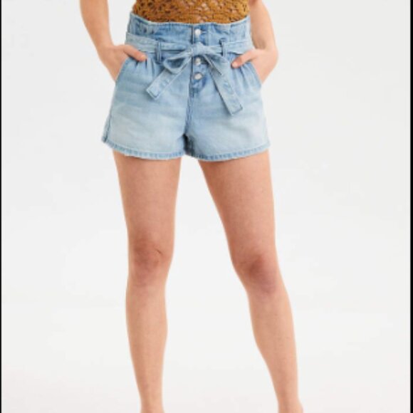 Denim Mom Shorts Paperbag High Waist Pleats Light Wash American Eagle Size 00 - Picture 2 of 16